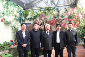 内蒙古新巴尔虎右旗委员副书记金那申一行到中国兽药饲料交易大厦参观考察